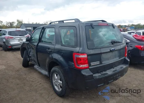 2008 Ford Escape Xls/Xls Manual z USA, uszkodzony, nr VIN 1FMCU02Z28KB10878